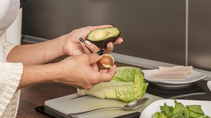 Диетолог Хрулёва высказалась о калорийности авокадо