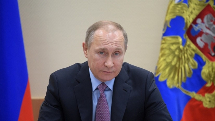 Песков рассказал, покажут ли ревакцинацию Путина россиянам