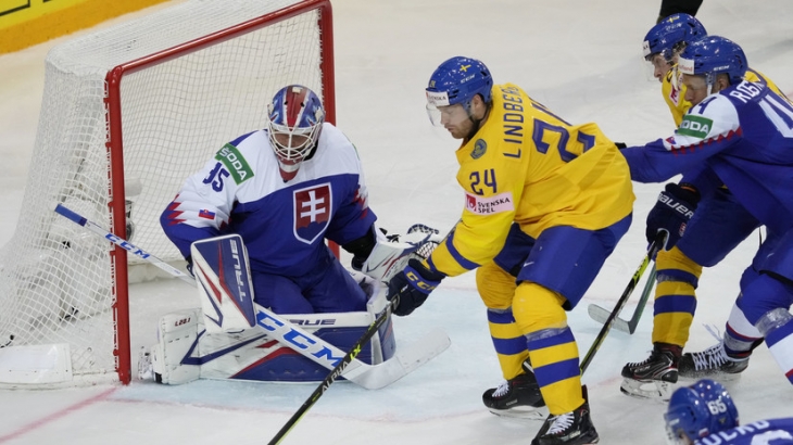 Швеция обыграла Словакию в матче чемпионата мира по хоккею