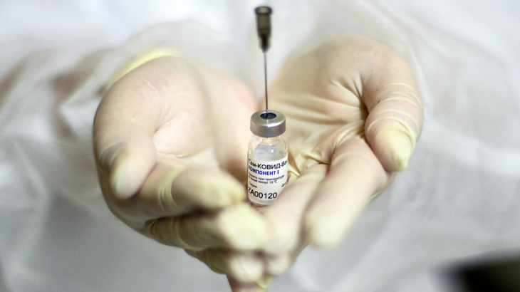 Прошедшие полный курс вакцинации «Спутником V» перестают быть заразными