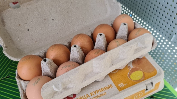 «Ведомости»: производители предупредили о риске дефицита яиц
