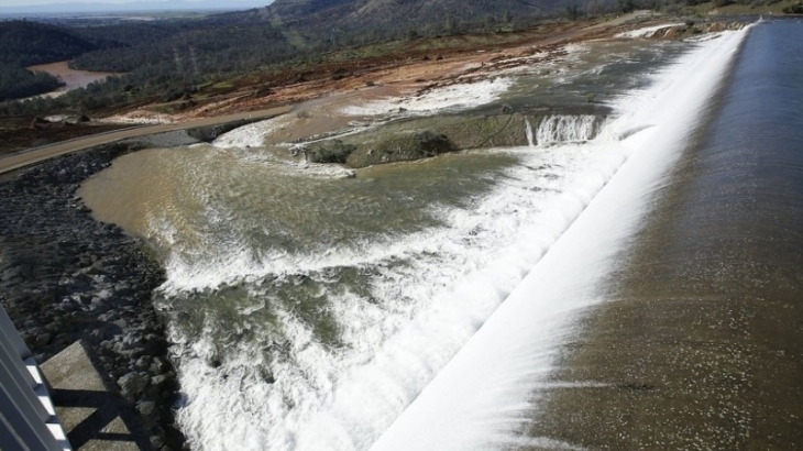 РФ предложила помощь США в связи с разрушением плотины в Калифорнии