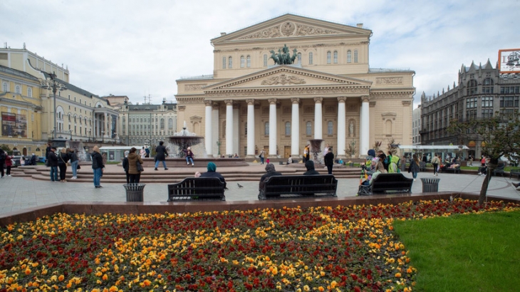 Более 200 сортов цветов украсят улицы Москвы летом