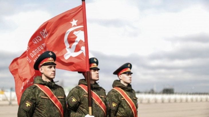 В военных вузах и гарнизонах по всей России начались тренировки к параду в честь Дня Победы