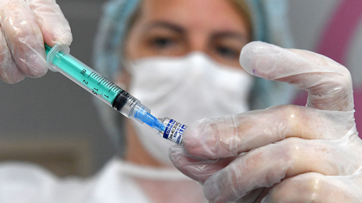 Премьер Эстонии прервала отпуск из-за проблем с вакцинацией в стране