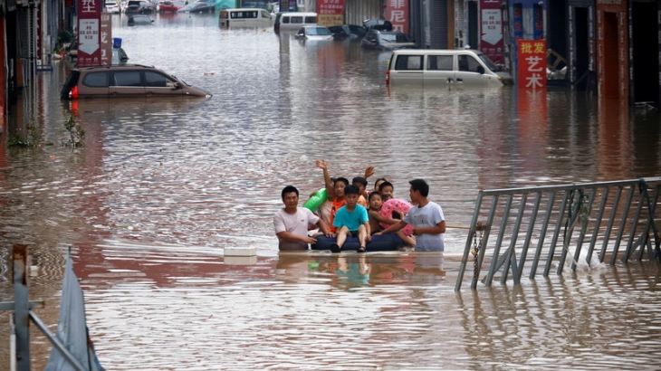 Число жертв наводнений в китайской провинции Хэнань достигло 56