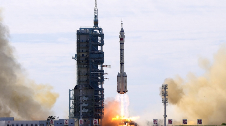 В КНР запустили пилотируемый корабль «Шэньчжоу-13» к орбитальной станции