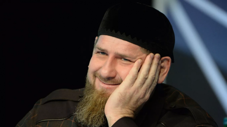 Кадыров посоветовал уезжающим из России мужчинам надеть юбки