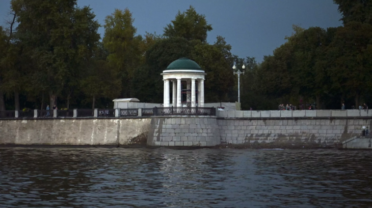 В «Парке Горького» завершили реставрацию знаменитых беседок-ротонд