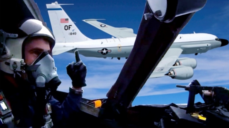 Российский истребитель перехватил над Балтикой самолет ВВС США