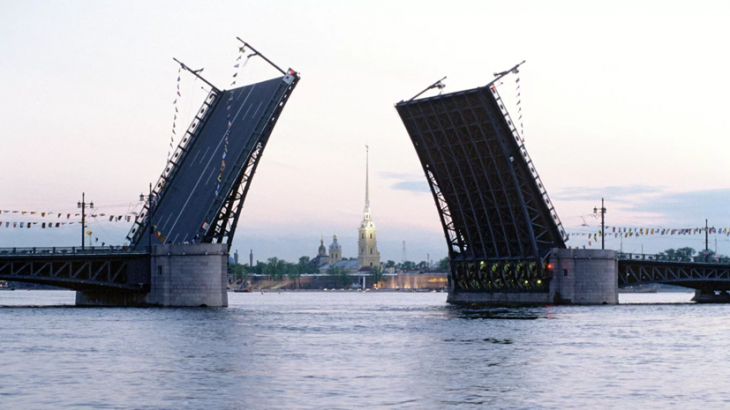 Шоу «Поющие мосты» возобновится в Петербурге в ночь на 17 июля