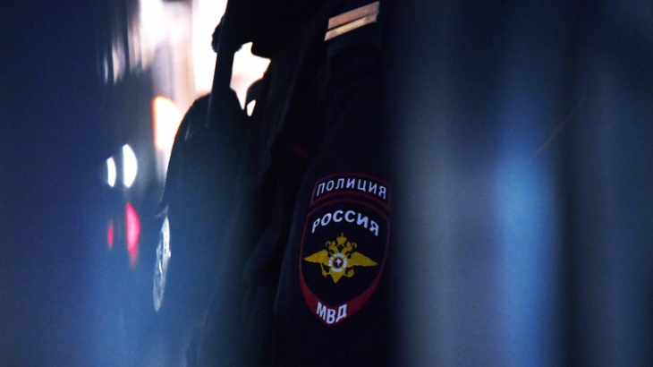Полиция начала проверку видео с дракой в вагоне метро у станции «Курская» в Москве