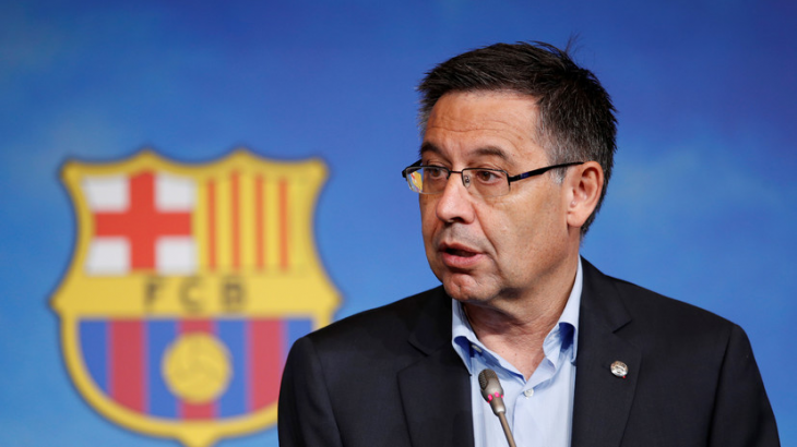 «Барселона» может подать в суд на бывшего президента клуба Бартомеу