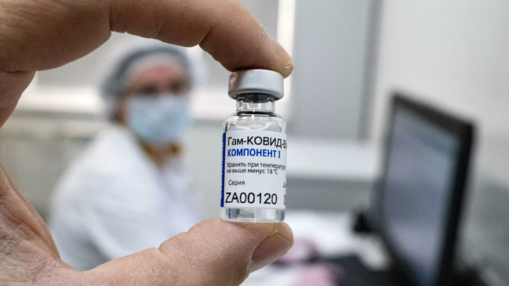 ФАС зарегистрировала цены на упаковки вакцины «Спутник Лайт» и «Спутник V»