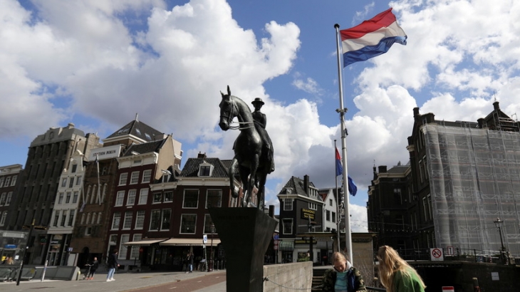 В Нидерландах отменяют значительную часть ограничений по коронавирусу