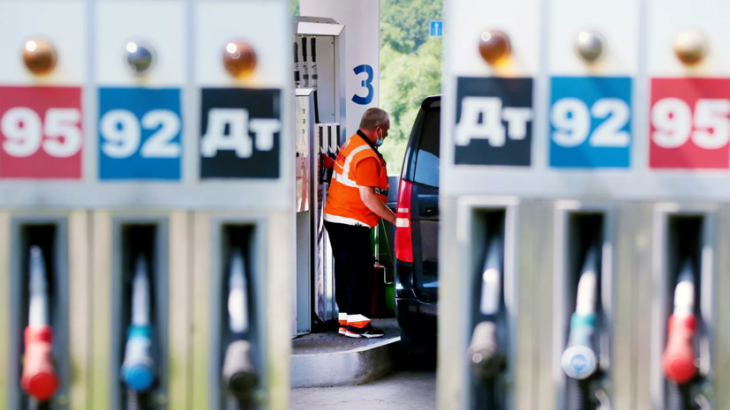 Росстат рассказал о росте цен на бензин у производителей в июне