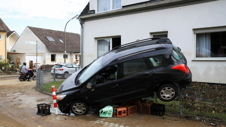 Число жертв наводнений на западе Германии возросло до 106