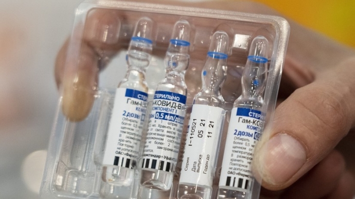 Гинцбург сообщил, что вакцину «Спутник V» подстроят под омикрон-штамм коронавируса
