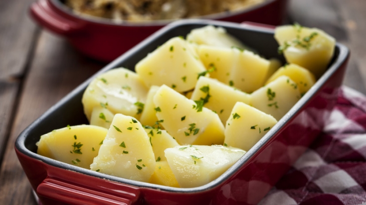 Диетолог Королёва посоветовала не употреблять отварной картофель при диабете