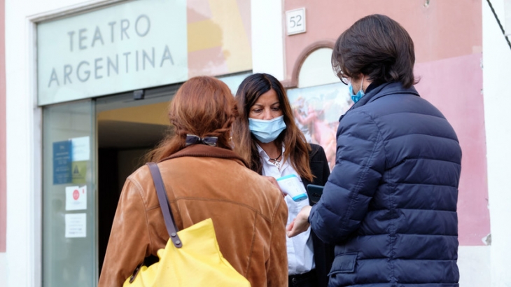 В Аргентине число случаев коронавируса достигло 4 827 973