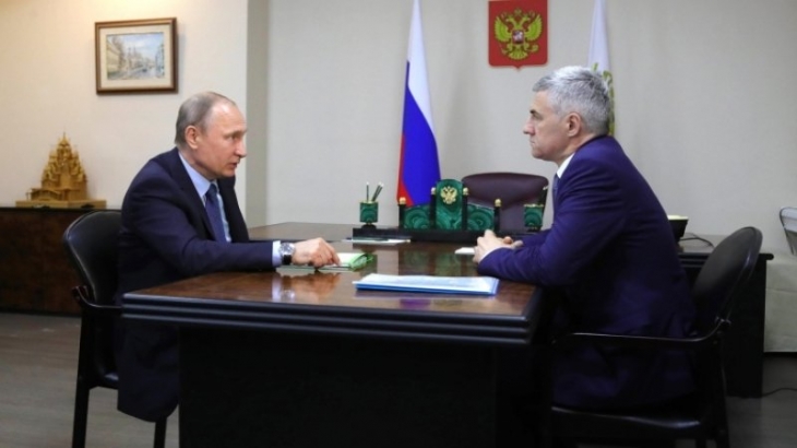 Путин указал главе Карелии на необходимость решения острых проблем