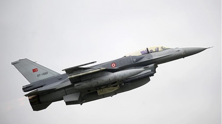 Дамаск пообещал сбивать нарушившие границу военные самолеты Турции