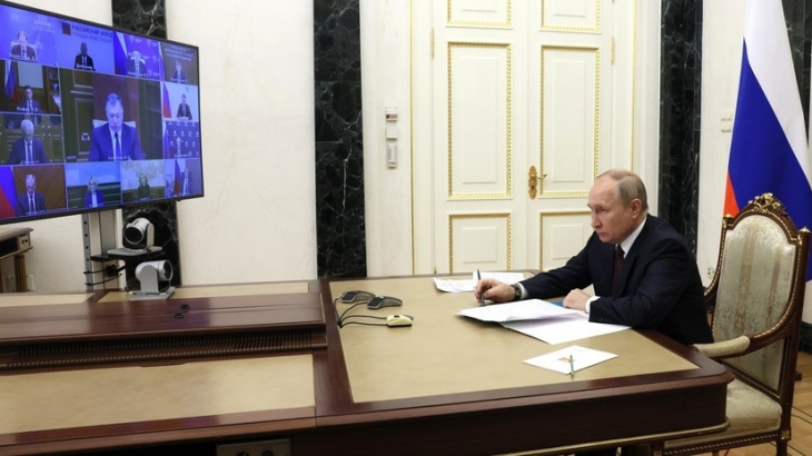 Мантуров и Решетников остались без света во время совещания с Путиным