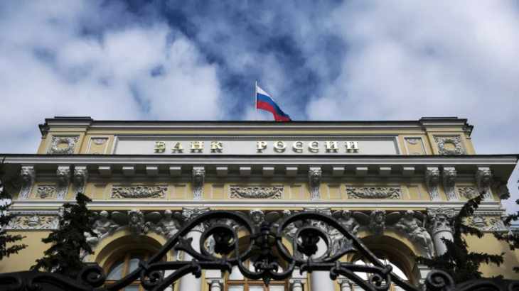ЦБ: с октября российские сервисы будут обязательны для банков при переводах внутри России