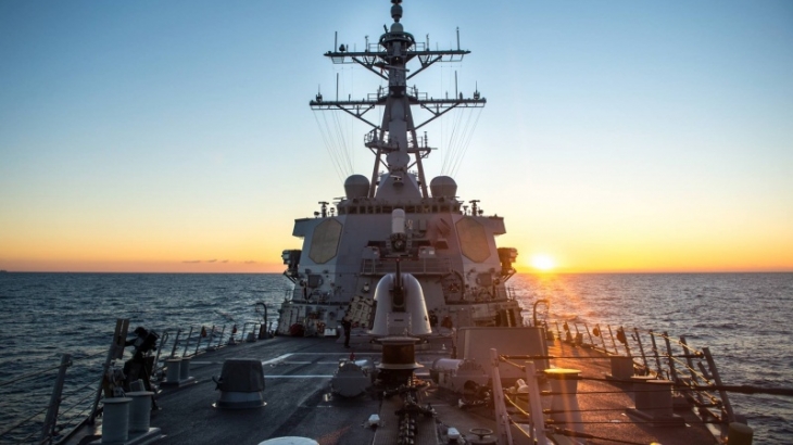 Американские эсминцы находятся на своих позициях и ждут приказа от Трампа