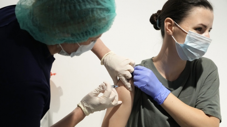 Обязательную вакцинацию ввели на 18 крупных предприятиях Воронежской области