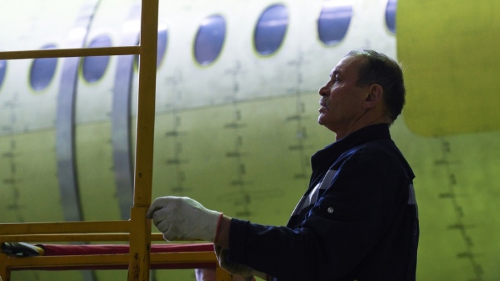 Мантуров: серийные поставки SSJ New российским авиакомпаниям планируются на 2024 год