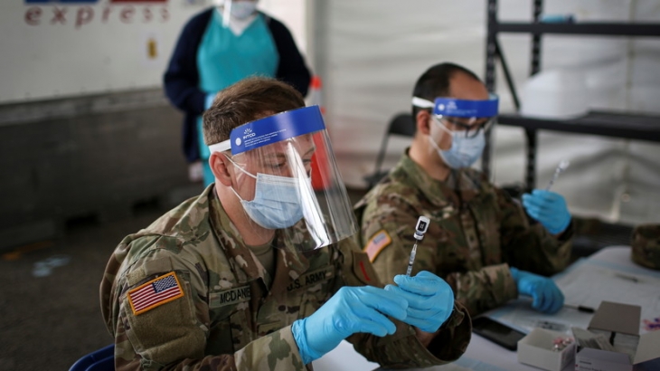 Байден планирует сделать прививку от COVID-19 обязательной для военных
