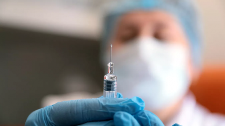 В Петербурге открыли 30 мобильных пунктов вакцинации против гриппа