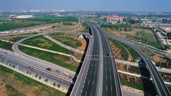 ЦСР предложил построить высокоскоростные дороги между крупными городами