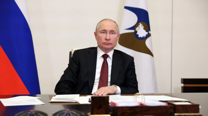 Путин заявил, что армия в России должна быть компактной и эффективной
