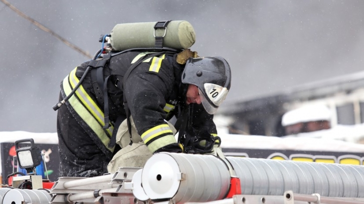 В МЧС сообщили о ликвидации пожара на складе в Комсомольске-на-Амуре