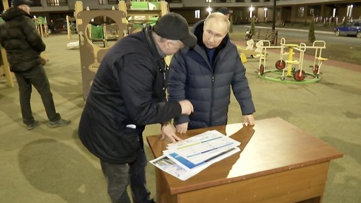 Хуснуллин назвал поездку Путина в Мариуполь экспромтом