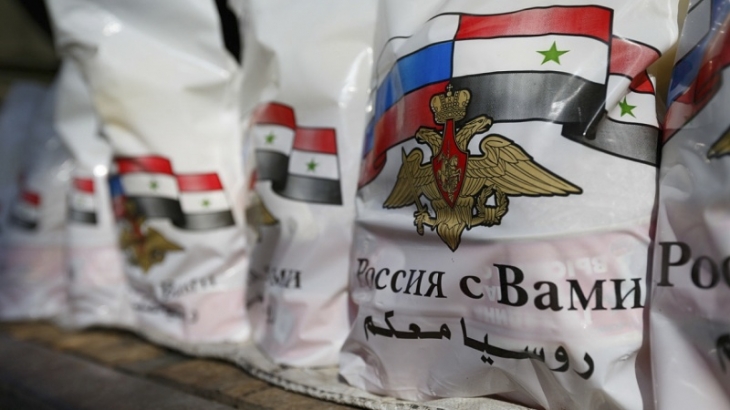 Российские военные привезли подарки и школьные принадлежности детям сирийского Хомса