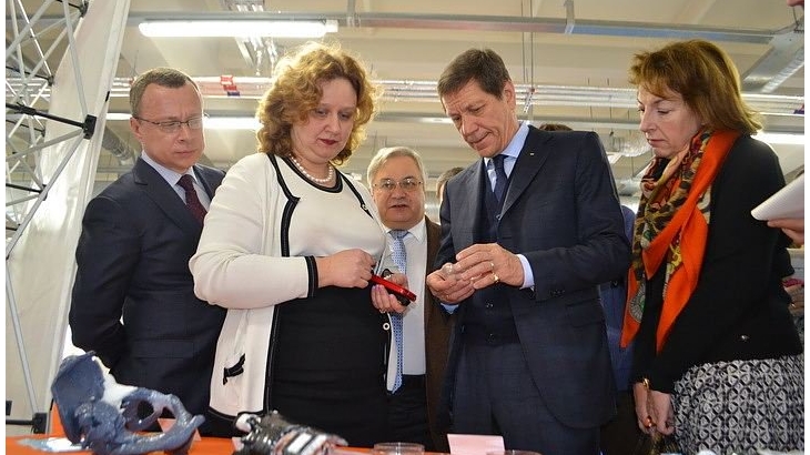 Крупнейшее в РФ производство титановых пластин для лечения переломов открылось в Новосибирске