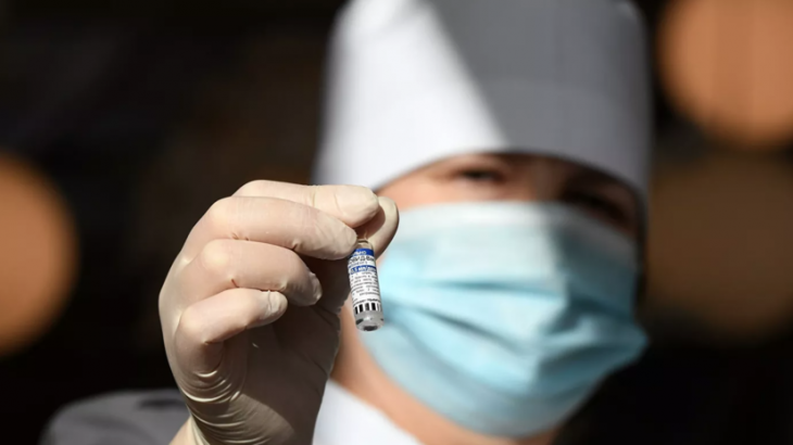 Центр Гамалеи подал заявку на регистрацию назальной вакцины против коронавируса