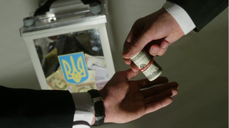 На Украине завели 142 уголовных дела о подкупе избирателей в пользу разных кандидатов, включая и Петра Порошенко
