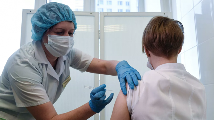 В Петербурге поставлен рекорд по числу прививок от COVID-19 за сутки
