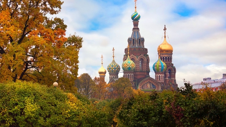 Названы самые популярные города России в осенний сезон