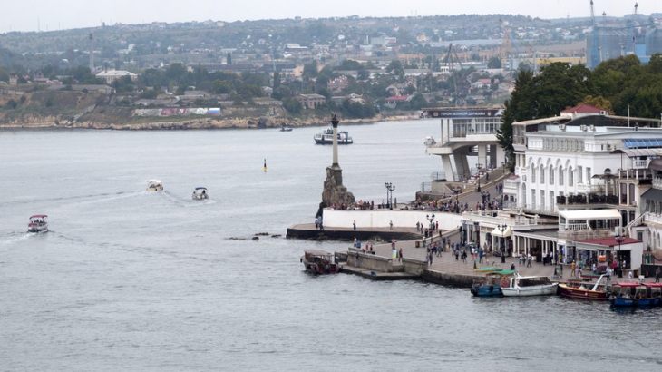 Власти Севастополя сообщили о приостановке движения морского пассажирского транспорта